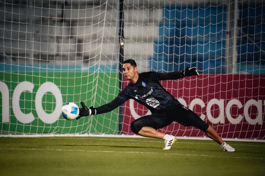 Kevin Briceño explica su grueso error en el primer gol de Olimpia

 – Reporte Tico
