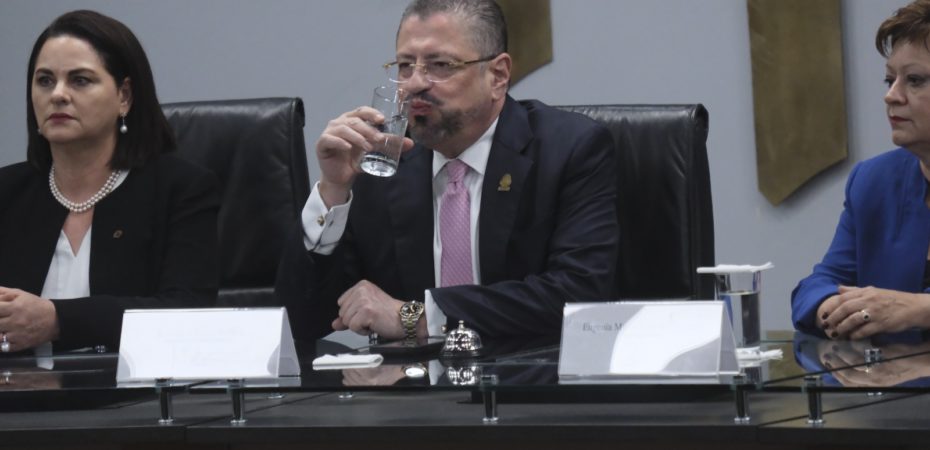 Chaves responde al pedido del TSE de levantar la privacidad

 – Reporte Tico