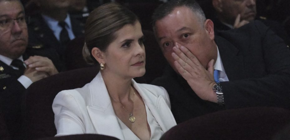«Hay personas que dicen que se les paga por ello», dice Laura Fernández sobre una mujer que la enfatizó en Puntarenas

 – Reporte Tico