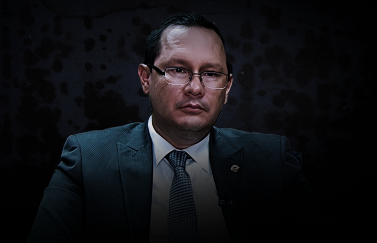 Celso Gamboa es absuelto por duda por uso de documento falso

 – Reporte Tico