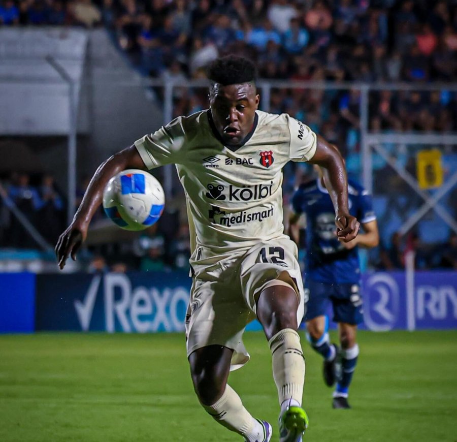 (Video) ¿Ofreciste Saprissa? Joel Campbell responde después del pase de Alajuelense

 – Reporte Tico