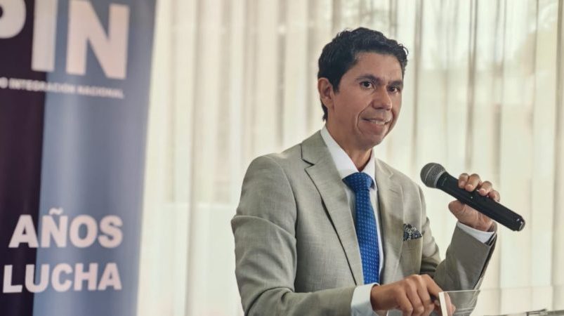 Luis Amador descarta seguir los planes del gobierno de Chaves y afirma que están haciendo todo mal

 – Reporte Tico
