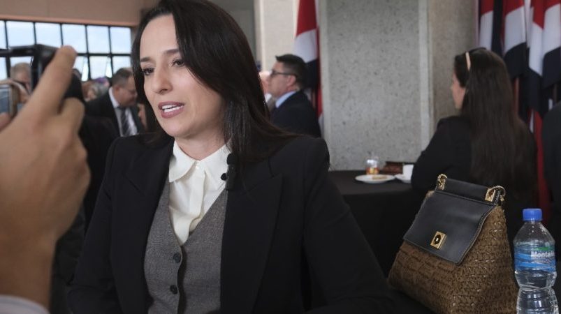 Natalia Díaz promete fortalecer cuerpos policiales: desde equipamiento moderno, áreas limpias y hasta descuentos en supermercados

 – Reporte Tico