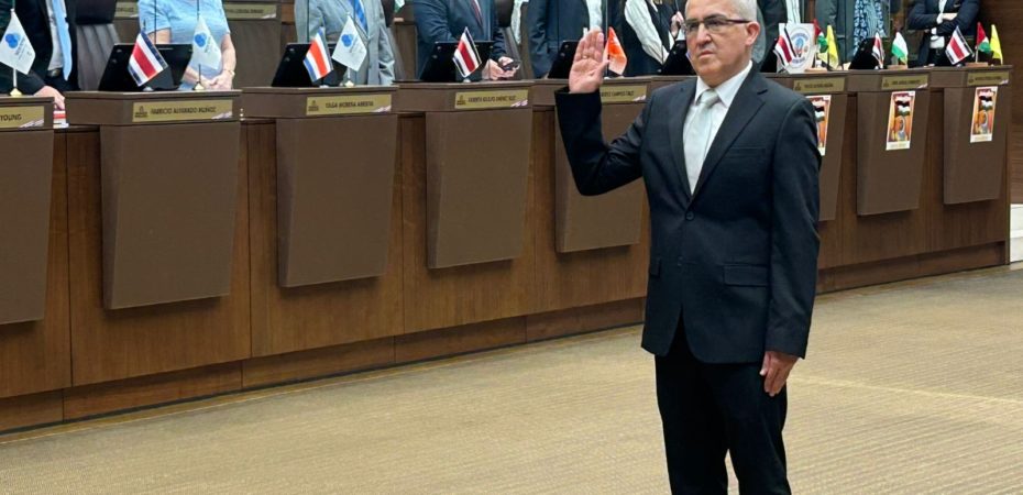 Rafael Segura Jur como sheriff en la tercera división: mantendrá la posición de Jesús Ramiez

 – Reporte Tico