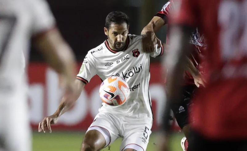 Cómo vive Alajuelense los días sin Celso Borges

 – Reporte Tico