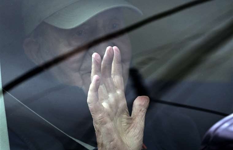 El rey emérito de España dice que se exilió «para ayudar» a su hijo Felipe VI

 – Reporte Tico