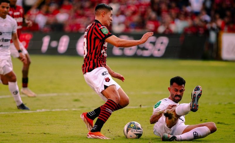 ¿Ronaldo Cisneros se va de Alajuelense? la respuesta

 – Reporte Tico