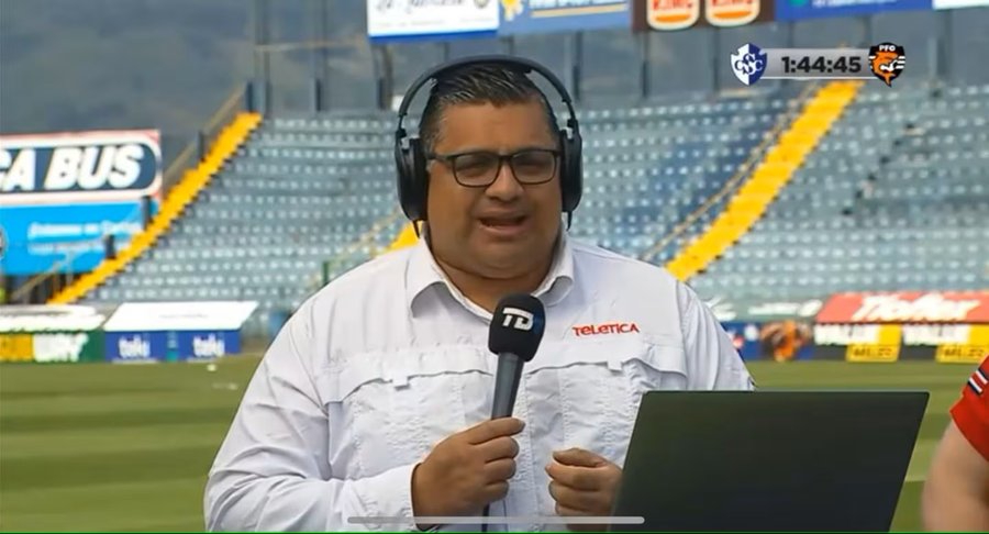 Christian Sandoval ataca al Sporting FC

 – Reporte Tico