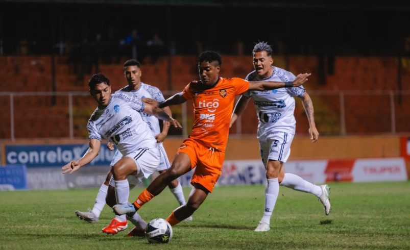 Su victoria hace temblar a Herediano y Cartaginés

 – Reporte Tico