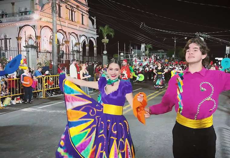 Carrozas, bandas y tradición:  transmitirá “Alajuela Brilla 2025”

 – Reporte Tico