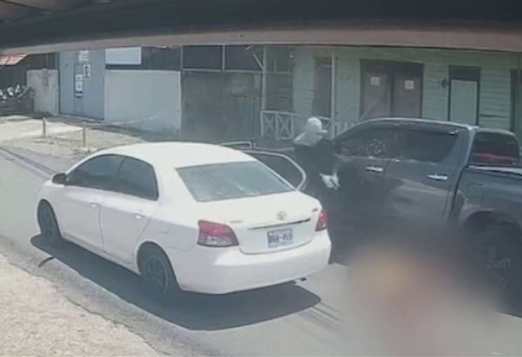 Video: Fue asesinado mientras tomaba de la mano a su nieta de 4 años en Limón

 – Reporte Tico