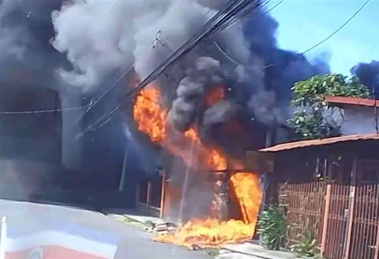 Dos de las niñas que murieron en incendio en Zapote estaban de vacaciones

 – Reporte Tico