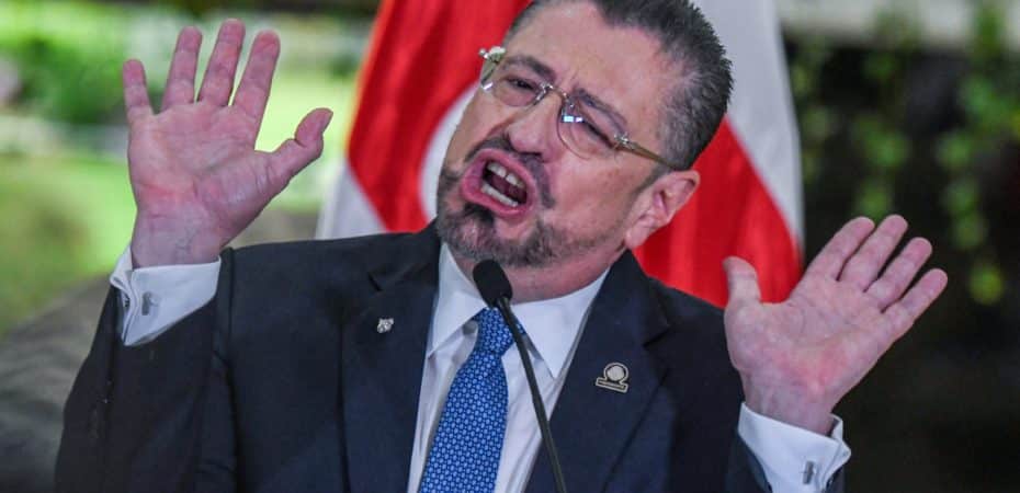 La audiencia en las conferencias de Chaves cae un 76,5%, según un estudio

 – Reporte Tico