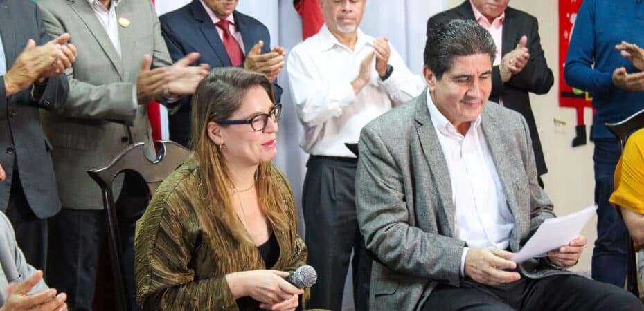 Un partido fundado por Rafael Ángel Calderón oficializó su afiliación a la campaña de Claudia Dobles

 – Reporte Tico