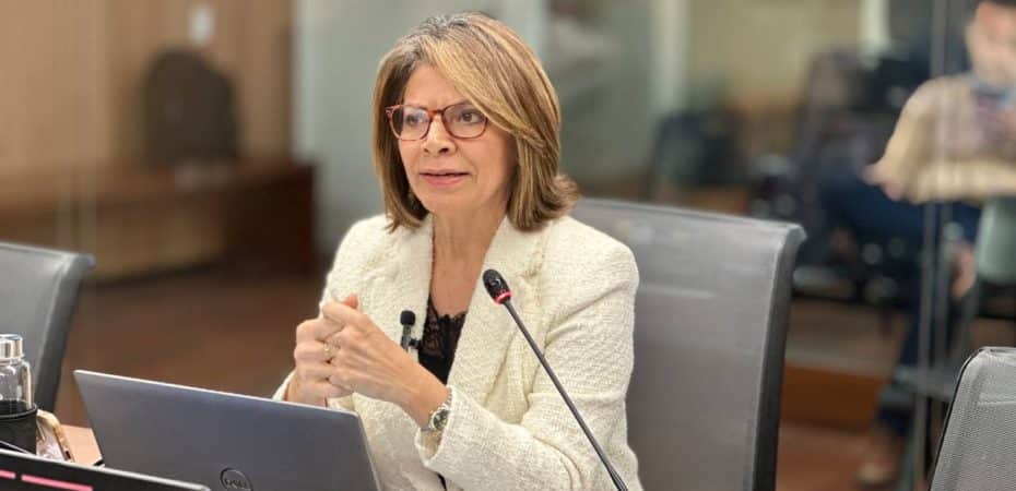 Diputados llaman a la expresidenta Chinchilla para referirse al proyecto que crea la política de seguridad nacional

 – Reporte Tico