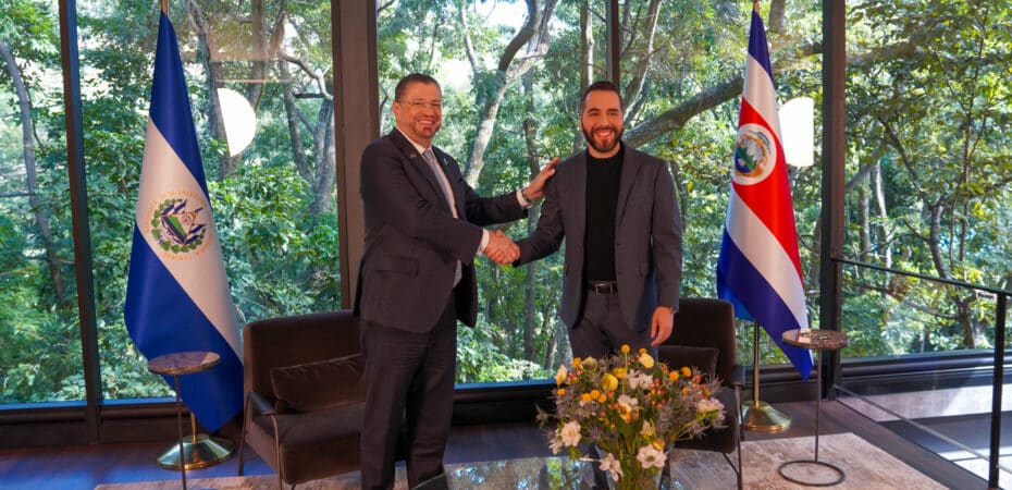 Vídeo | Chaves ante Bukele: «Me acusan de decir que soy una paloma dictadora»

 – Reporte Tico