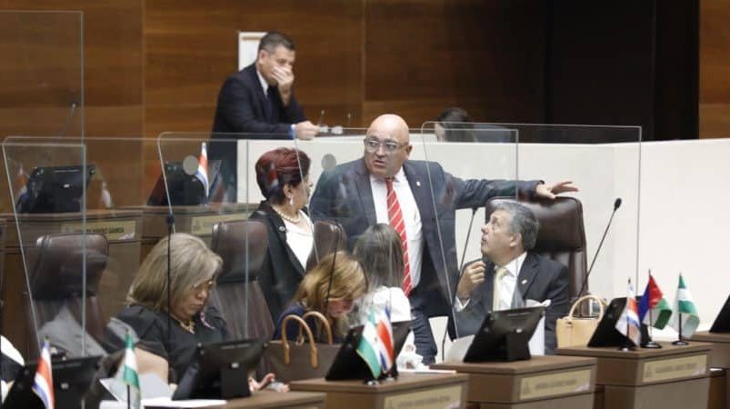 Los días 4 y 3 volverán como máxima prioridad en el Congreso a partir del 5 de febrero, después de las elecciones.

 – Reporte Tico