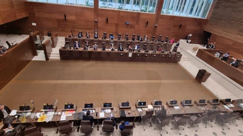 Sesión en vivo sobre la inmunidad de Rodrigo Chaves

 – Reporte Tico