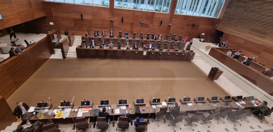 Sesión en vivo sobre la inmunidad de Rodrigo Chaves

 – Reporte Tico