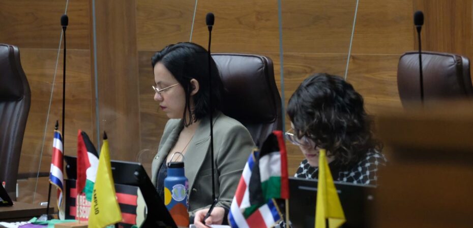 La diputada Sofía Guillén sorprende al asistir a la asamblea general en licencia de maternidad: «Sé muy bien que mi voto no es decisivo»

 – Reporte Tico