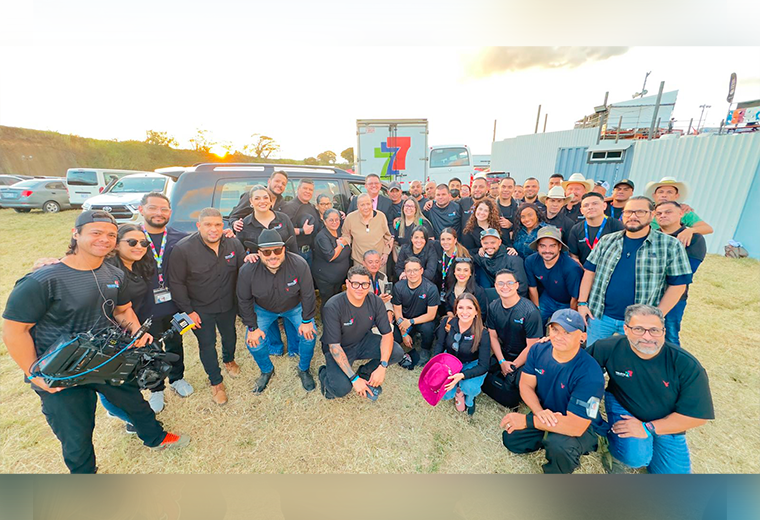 Galería: Así fue la tradicional visita de Doña Olga al equipo de Toros 

 – Reporte Tico