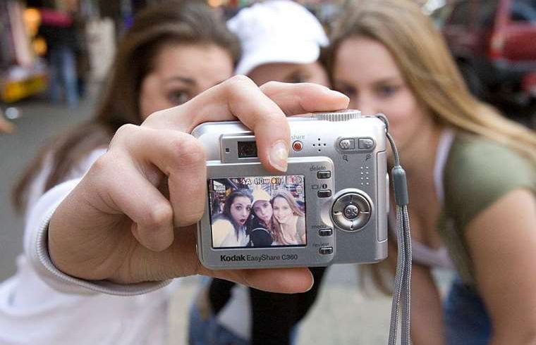 Por qué tus fotos de los 2000 pueden estar perdidas para siempre (y qué hacer para conservar las actuales) – Reporte Tico