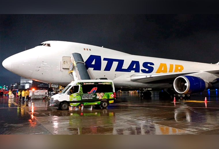 Llega el segundo avión a Costa Rica con “la casita” de Bad Bunny

 – Reporte Tico
