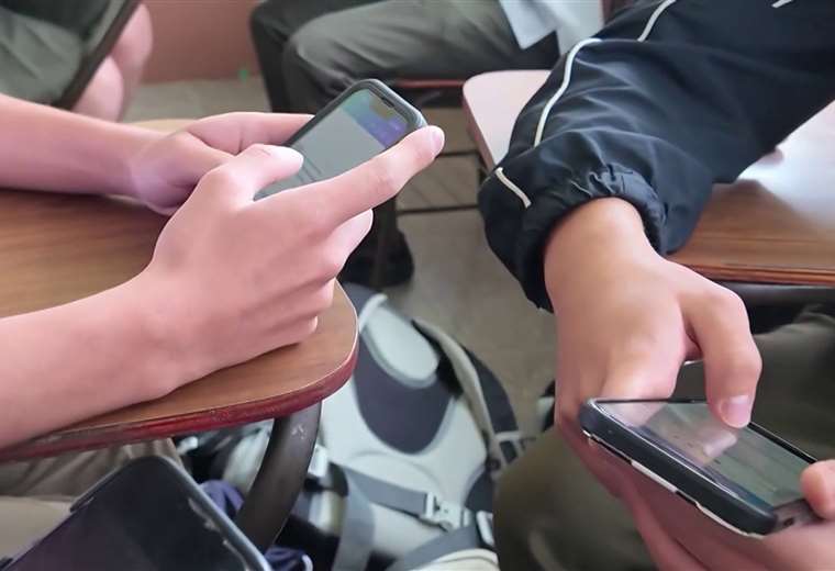 Nuevo proyecto de ley pretende prohibir a menores el acceso a plataformas digitales y redes sociales

 – Reporte Tico