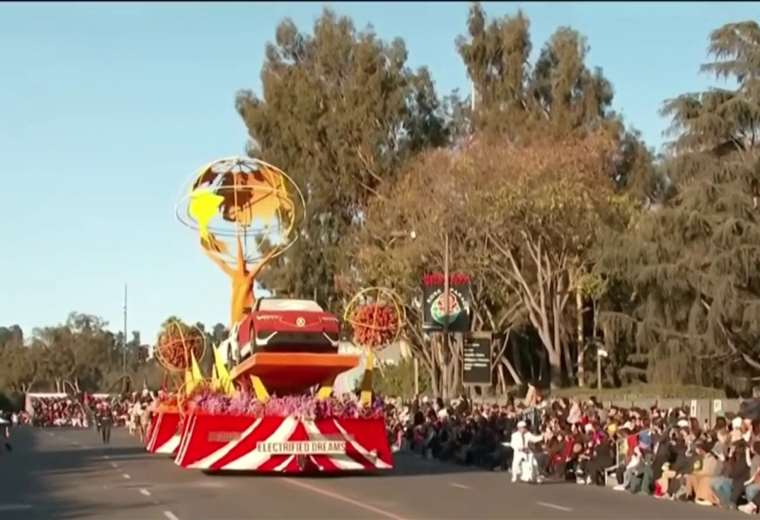 Por segundo año,  estará en Pasadena para transmitir el Desfile de las Rosas

 – Reporte Tico