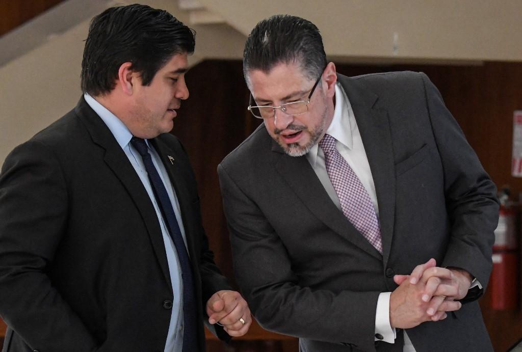 «Si en algo me equivoqué fue en traerte al país»: Carlos Alvarado sobre Chaves

 – Reporte Tico