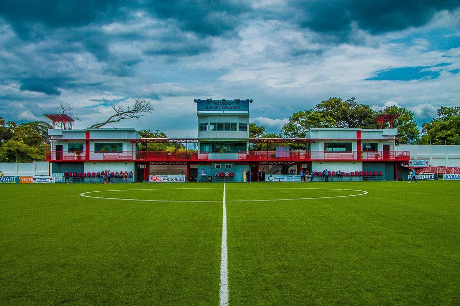 Equipo anuncia muerte “trágica” de hija de legionario costarricense

 – Reporte Tico