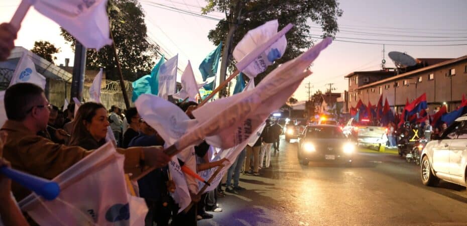 Candidatos debaten con simpatizantes antes de debatir, excepto el candidato chavista

 – Reporte Tico