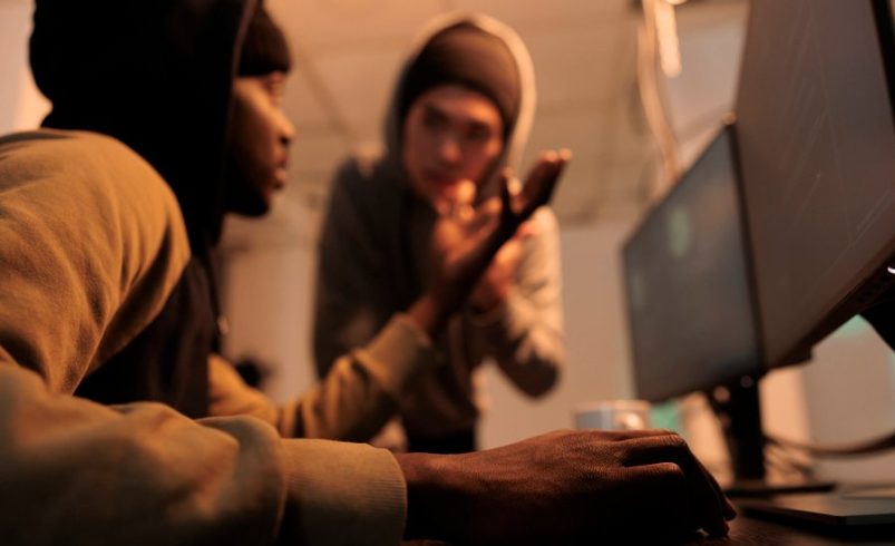 ¿Qué hacen los ciberdelincuentes con la información robada?

 – Reporte Tico