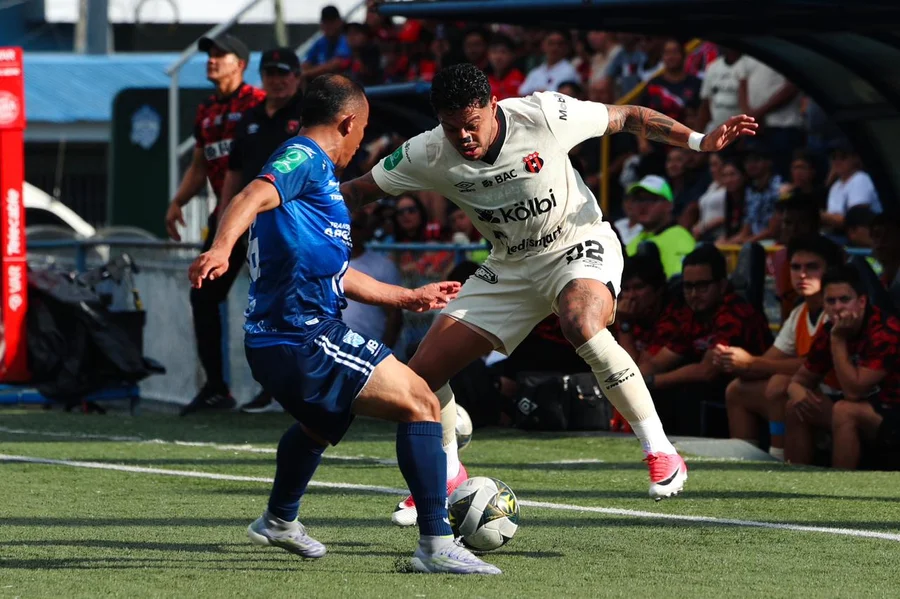 La Liga se mira al espejo tras un inicio que no convence

 – Reporte Tico