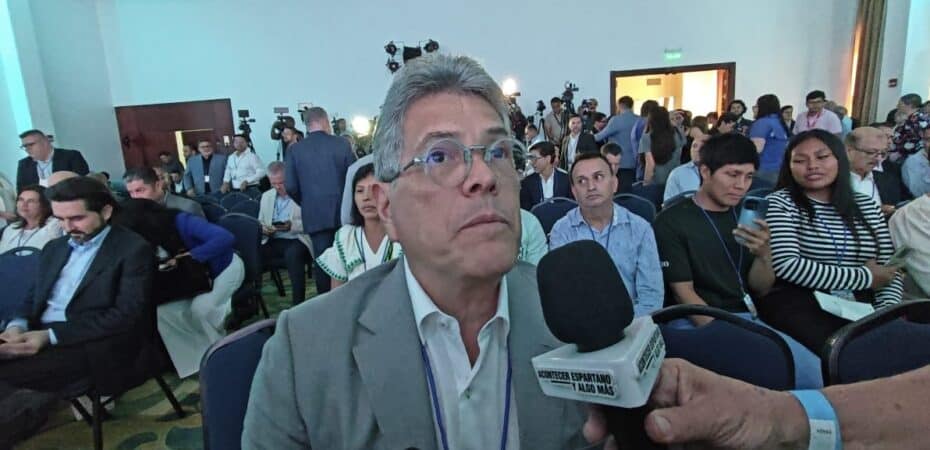 Carlos Valenciano abandona la campaña de Laura Fernández

 – Reporte Tico