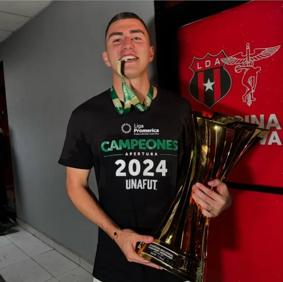 ¿Fernán Faerron regresa al COCHE rojinegro?

 – Reporte Tico