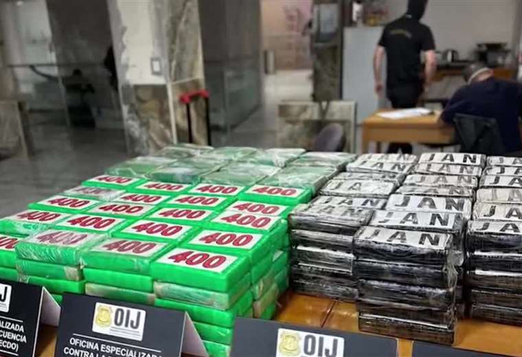 Con sobrevuelo y horas de vigilancia: OIJ confisca 400 kilos de cocaína escondidos en depósito

 – Reporte Tico