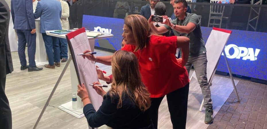 8 candidatos finalmente construyeron una política oficial

 – Reporte Tico