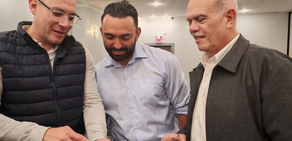 Mario Arias, candidato a diputado del PIN, el ex ministro Garnier y el ex parlamentario Dragos Dolanescu se unen a Álvaro Ramos

 – Reporte Tico