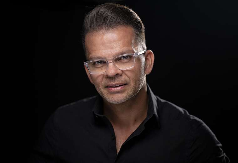 Tico fue seleccionado como uno de los 50 mejores fotógrafos de bodas del mundo

 – Reporte Tico