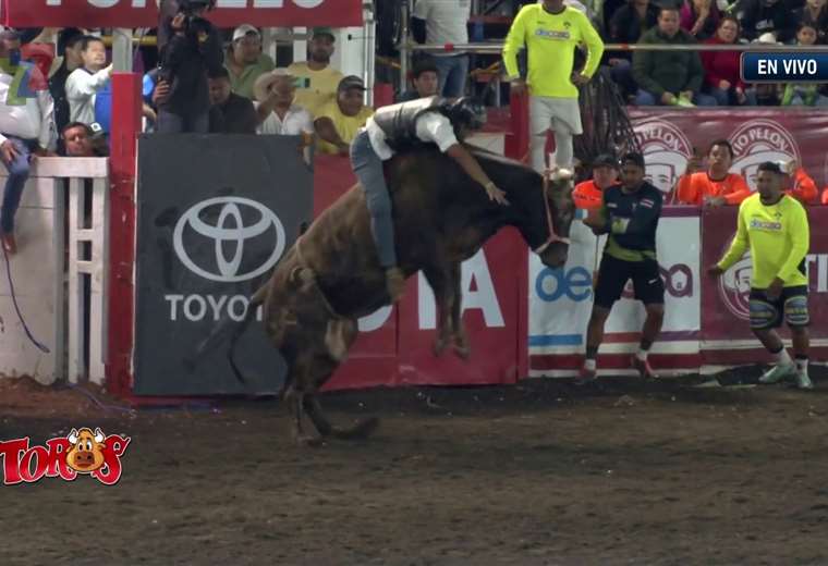 Jinete del Antiplano: “Tengo la nariz rota y cuatro cortes”

 – Reporte Tico