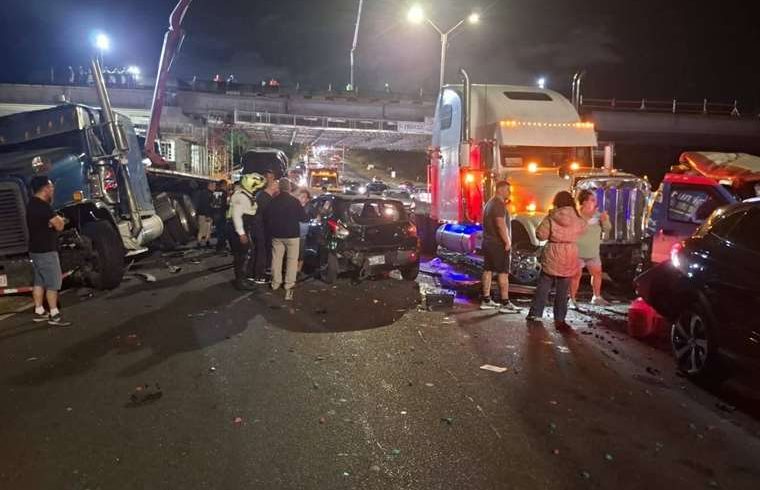 Paralizada carretera General Cañas: varios accidentes dejan heridos y cierres más prolongados

 – Reporte Tico
