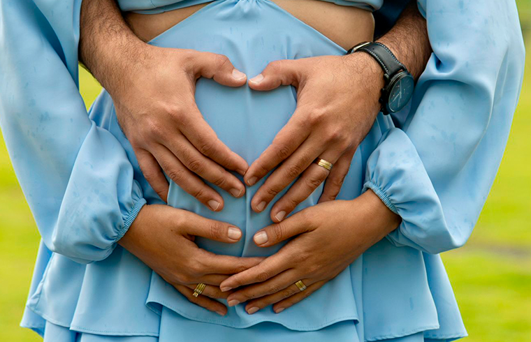 Periodista de  planea detalle para que su bebé se sienta cerca de su abuelo fallecido

 – Reporte Tico