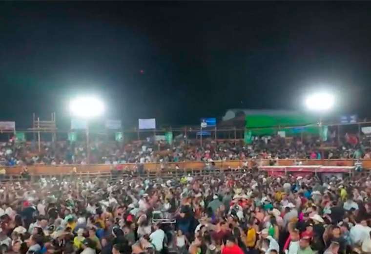 Santa Cruz inicia sus fiestas típicas con la inauguración de la barrera

 – Reporte Tico