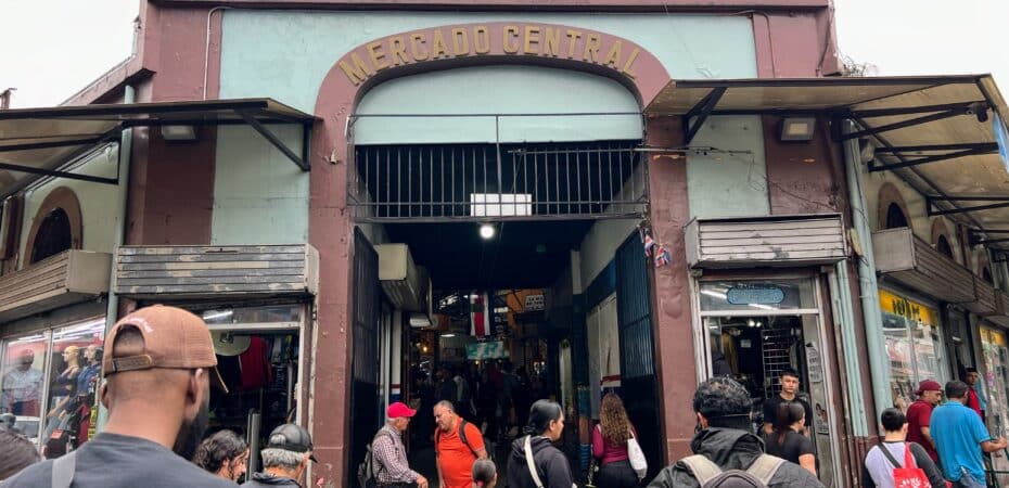 ¿Cuál es el perfil de los indecisos y cuándo deciden su voto?

 – Reporte Tico