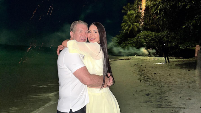 ¿Volvieron Elena Correa y Carlos Rodríguez? Las fotos de fin de año sugieren reconciliación

 – Reporte Tico