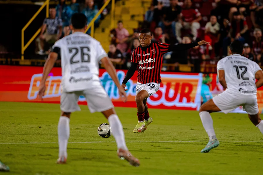 Celso Borges no maquilla el mal momento de Alajuelense

 – Reporte Tico
