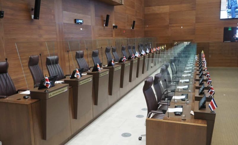 La nueva legislatura tendrá una duración promedio de 50 años; El representante más joven tiene 29 años y el mayor 69 años.

 – Reporte Tico