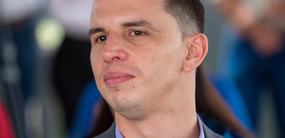 El presidente del concejo municipal cambia la agenda e impide sanciones contra Diego Miranda, denuncian 9 concejales

 – Reporte Tico