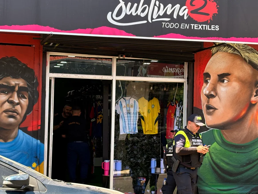 Incautan mercancía falsificada tras denuncia interpuesta por Alajuelense

 – Reporte Tico